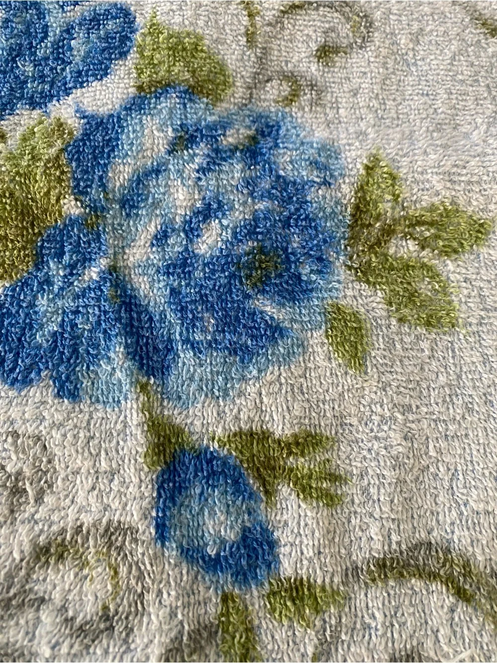 Vintage 1960s Mid Century MCM Blue Floral Bathroom Towel